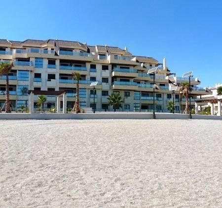 Puerto de la Duquesa beachfront apartment Manilva Exterior foto
