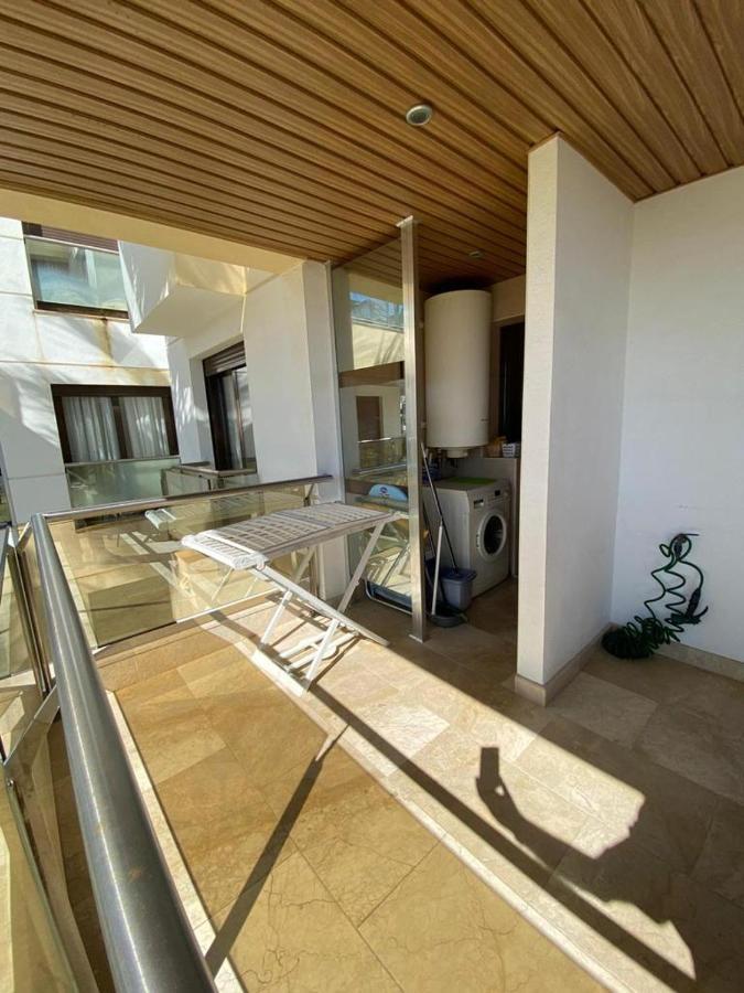 Puerto de la Duquesa beachfront apartment Manilva Exterior foto